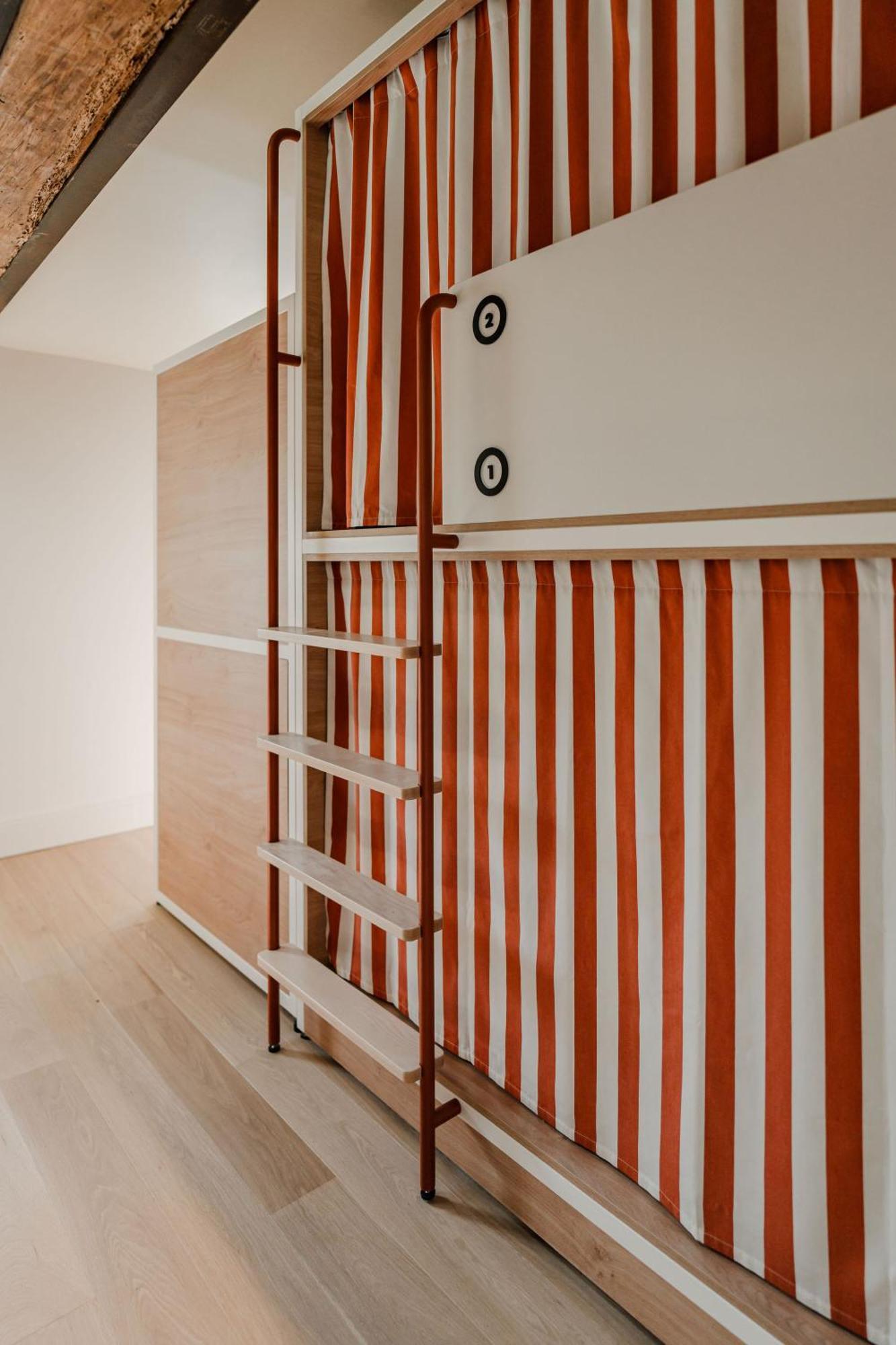 Central Hostel La Rochelle Centre エクステリア 写真